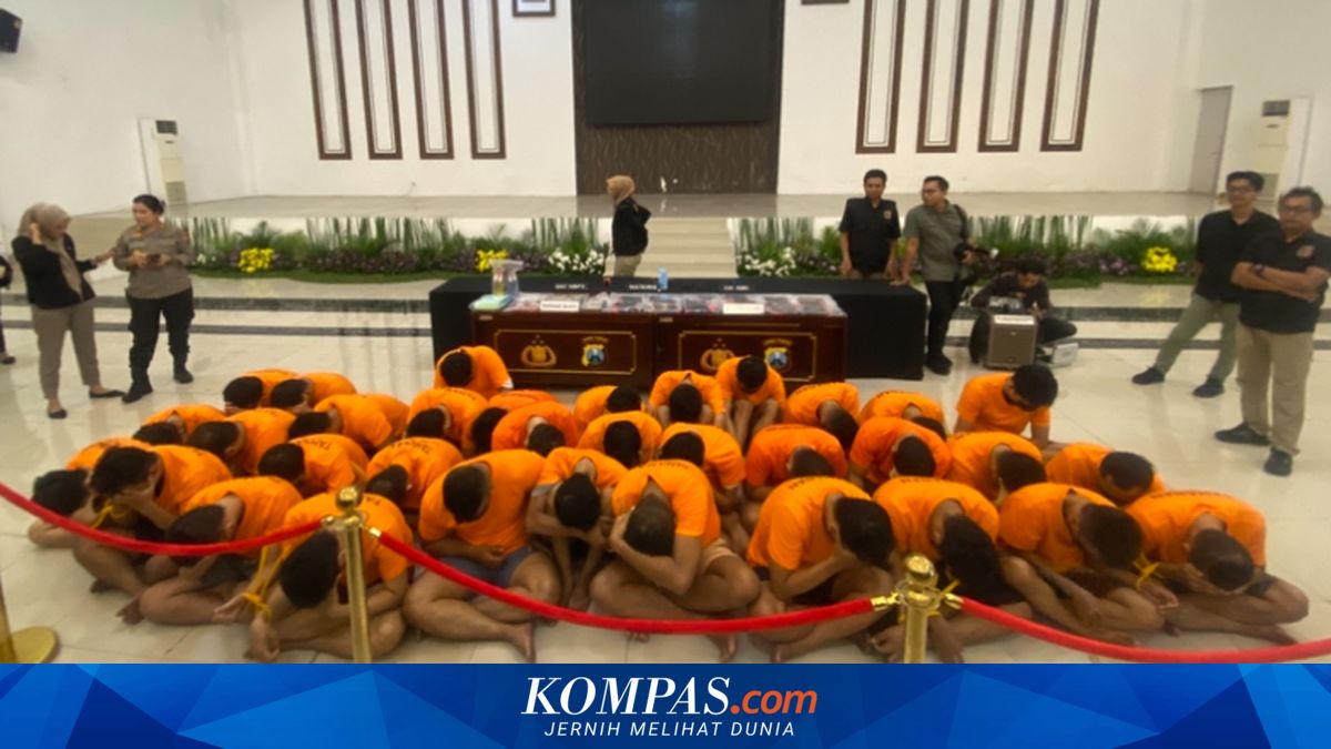 Bokep Viral Indo Tersangka operator Ngaku telah 8 Kali Gelar Pesta ngentot Sesama Jenis di Hotel Surabaya