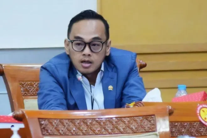 Bokep Viral Indo Tersangka Predator ngentot Pesantren Tetap Bebas, DPR: Harus Segera ditahan Demi Keselamatan Anak