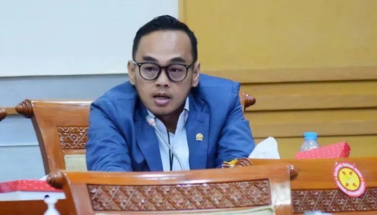 Bokep Viral Indo Tersangka Predator ngentot Pesantren Tetap Bebas, DPR: Harus Segera ditahan Demi Keselamatan Anak