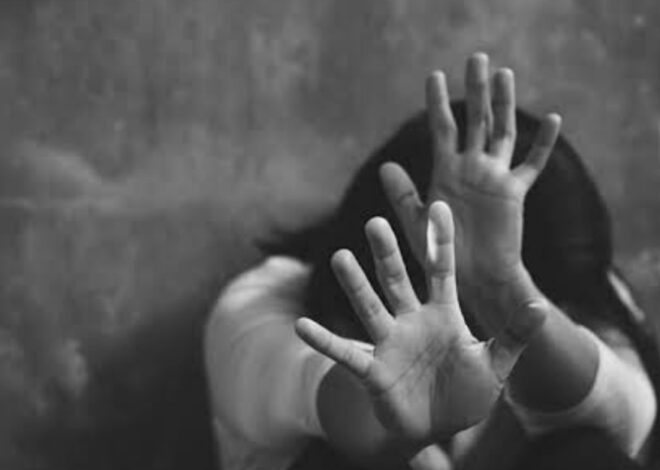 Bokep Viral Indo Keji! Driver Ojol di Surabaya Jadikan Putrinya Budak ngentot Selama Bertahun-tahun
