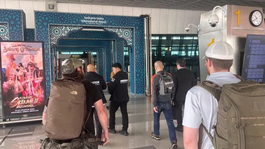 Bokep Viral Indo Buronan ngentot AS Tertangkap di Depok, Dideportasi berdua Donasi US Marshals