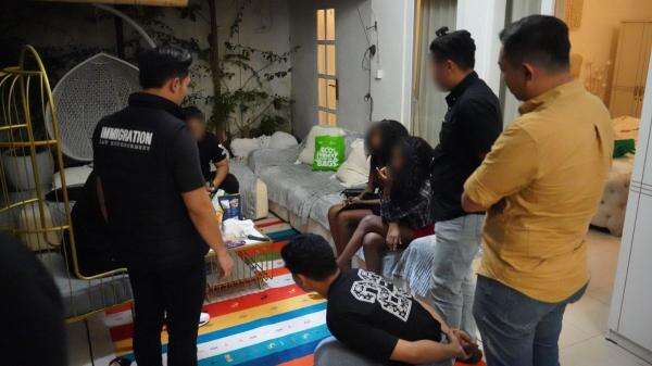 Bokep Viral Indo 13 WNA ditahan di Bali, disinyalir Jual service ngentot Lewat Medsos
