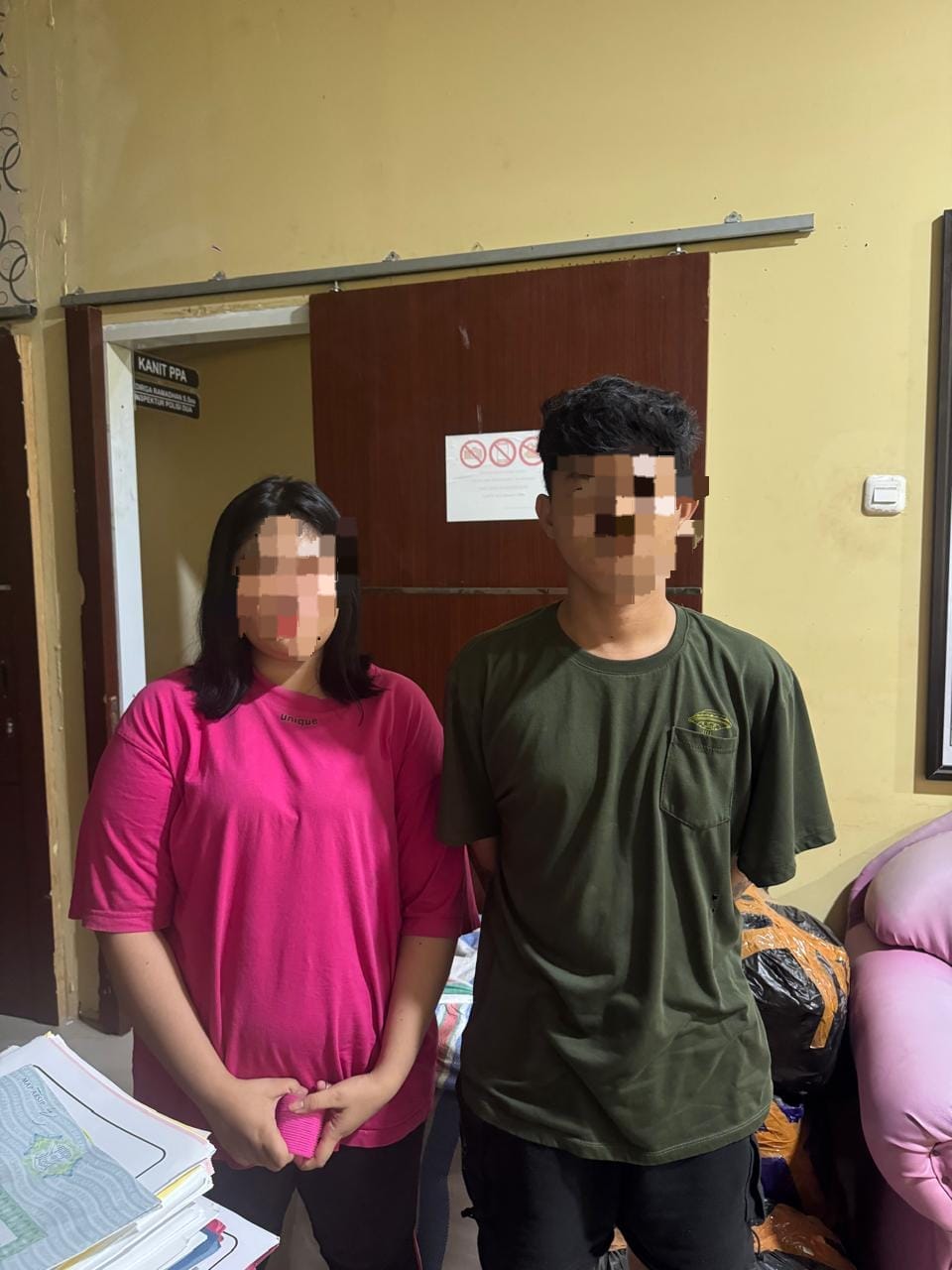 Bokep Viral Indo Pasutri disinyalir Sediakan layanan ngentot via MiChat, Terungkap Usai Dibekuk Unit PPA Polres Sidrap