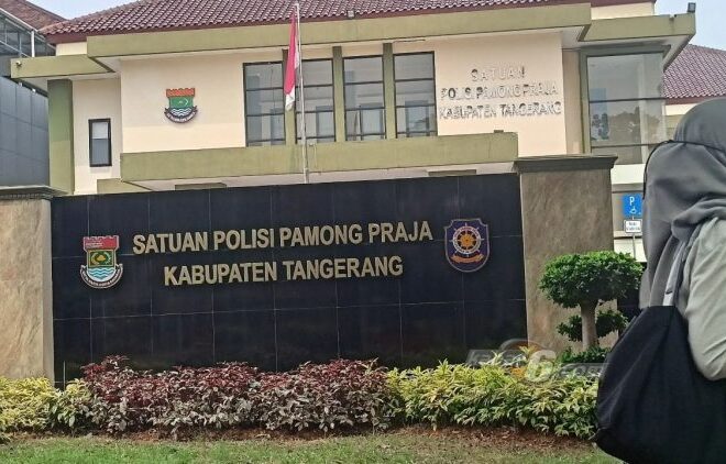 Bokep Viral Indo Kepala Satpol PP Kabupaten Tangerang, Ana Supriyatna Menjalani Pemeriksaan Kasus Pelecahan ngentot
