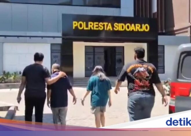 Bokep Viral Indo Kondisi 2 Gadis SMP Dipaksa Bunda Layani Pacar Threesome di Sidoarjo